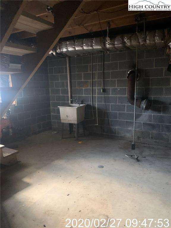 Image number 9 for the current listing