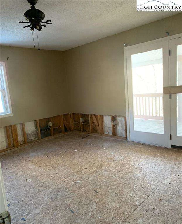 Image number 7 for the current listing