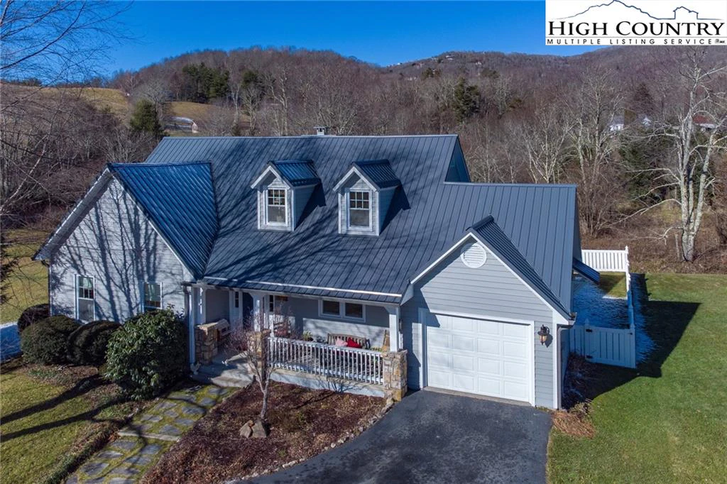 Image number 1 for the current listing