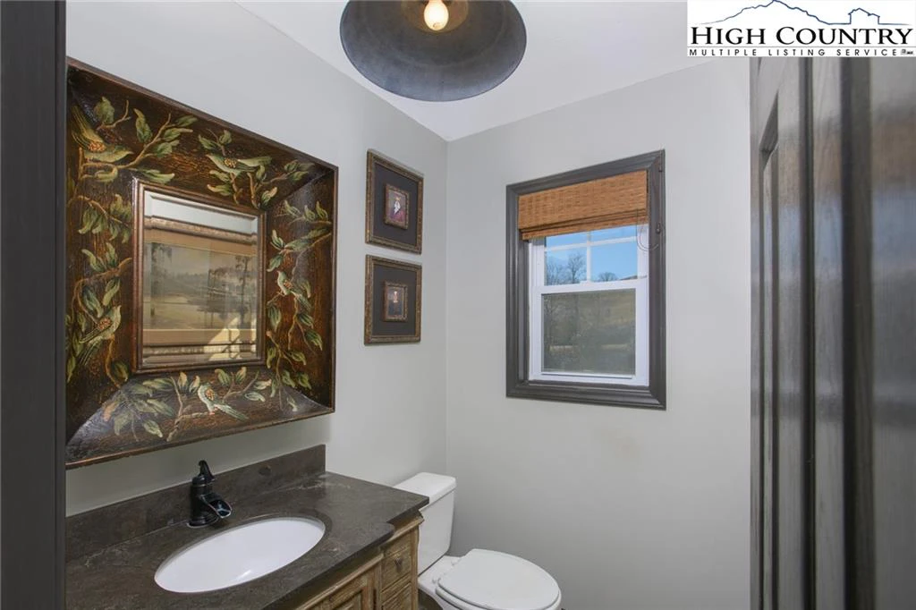 Image number 5 for the current listing