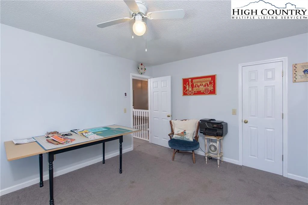 Image number 18 for the current listing