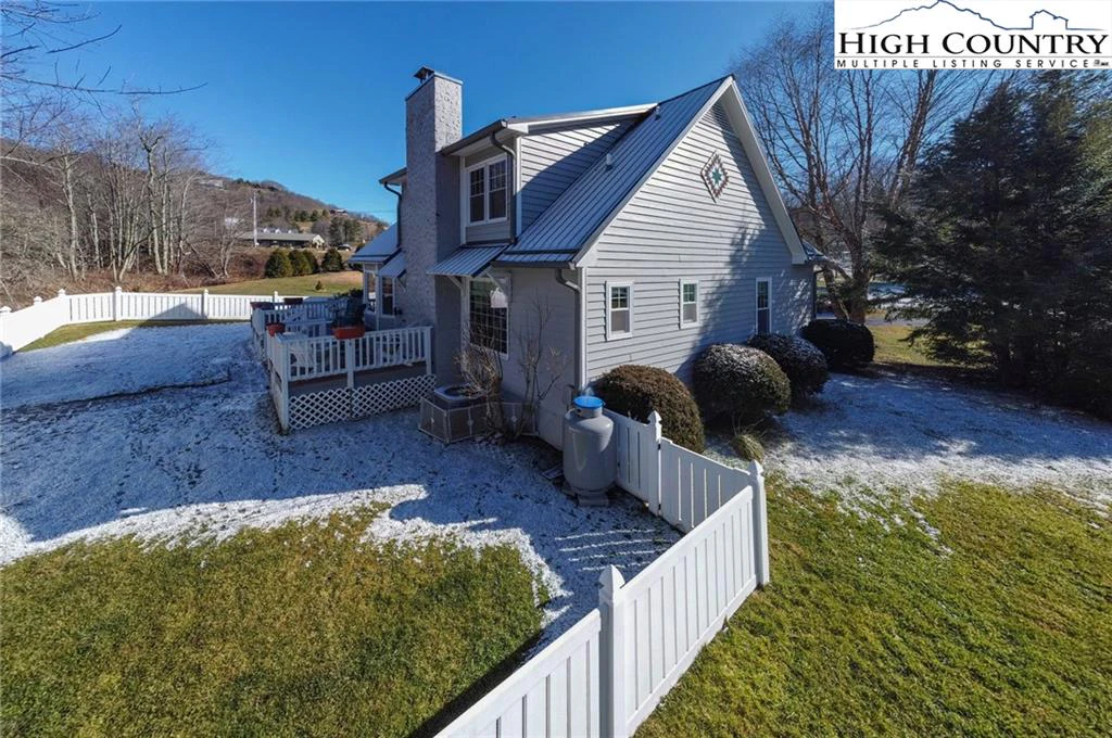 Image number 21 for the current listing