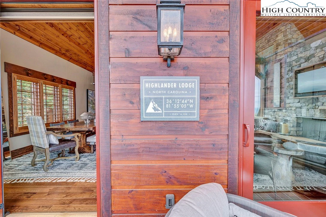 Image number 16 for the current listing