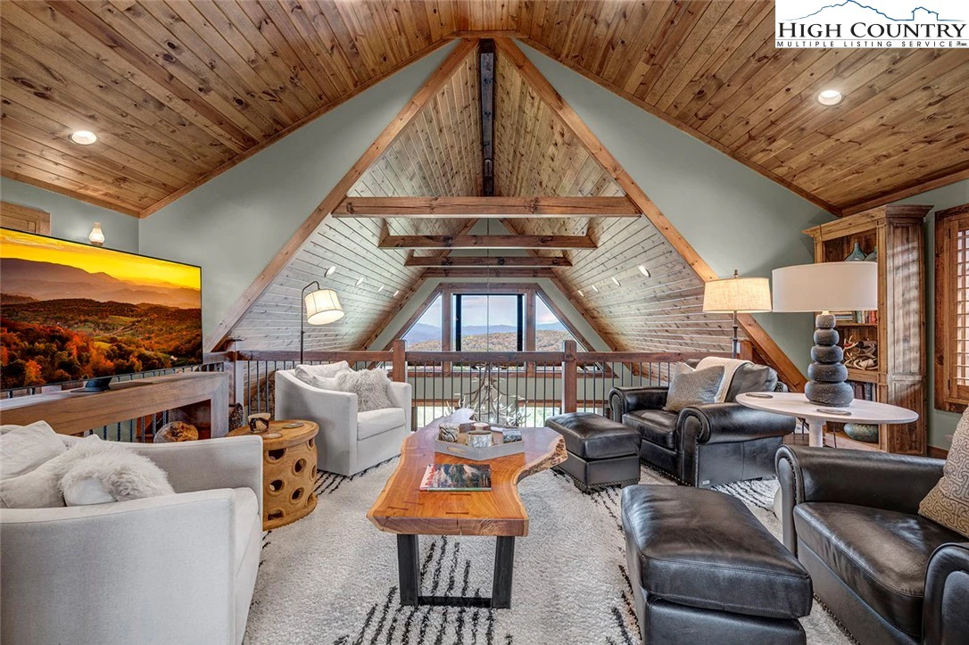 Image number 3 for the current listing