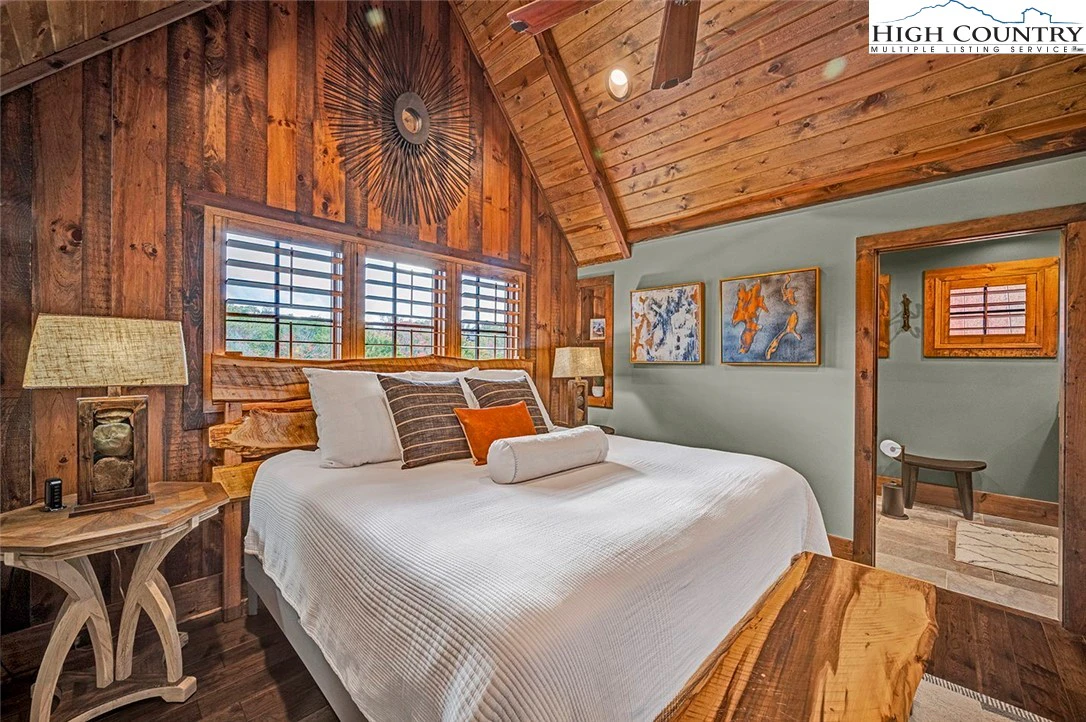 Image number 5 for the current listing
