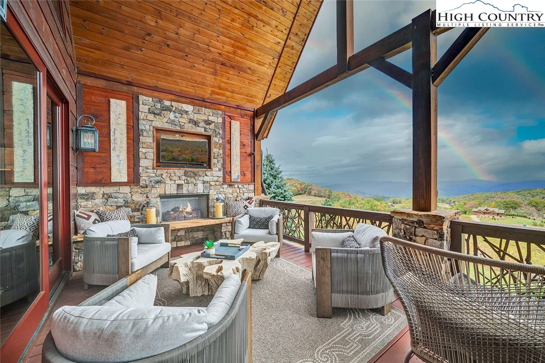 Image number 10 for the current listing