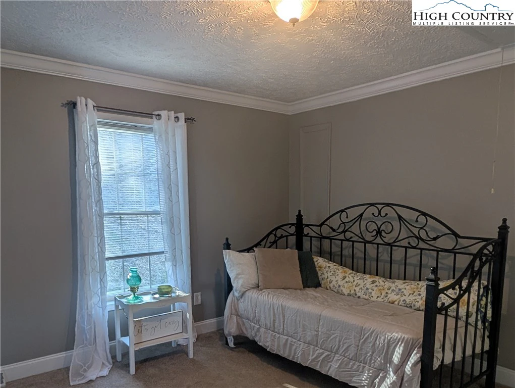 Image number 7 for the current listing