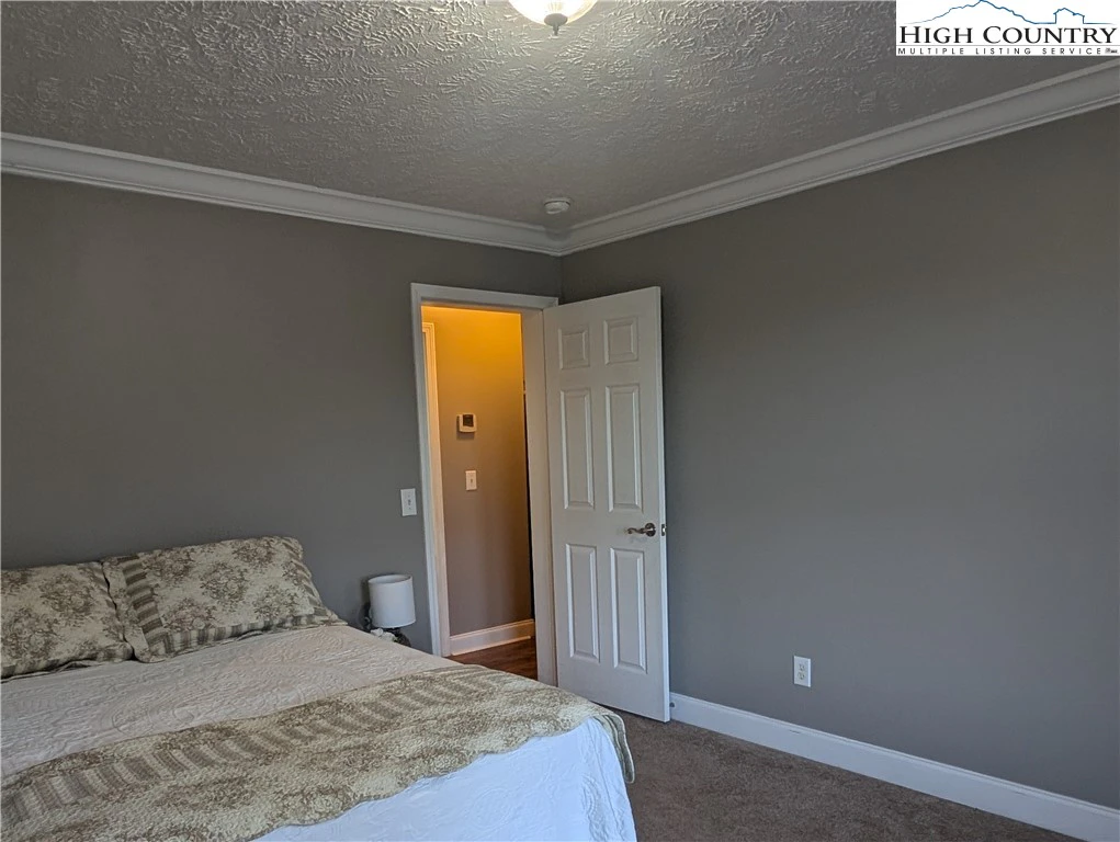 Image number 5 for the current listing
