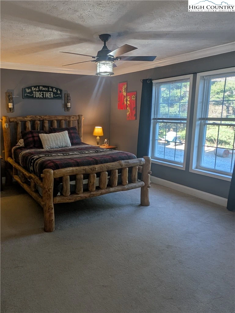 Image number 19 for the current listing