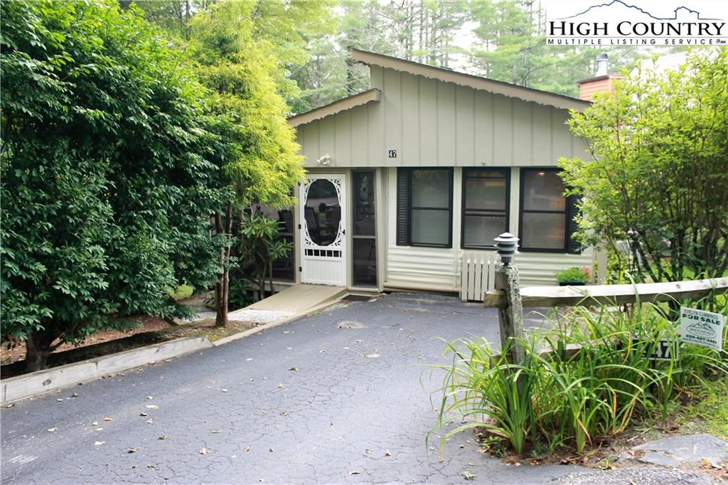Image number 1 for the current listing