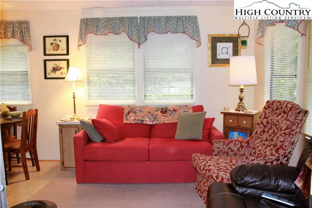 Image number 18 for the current listing
