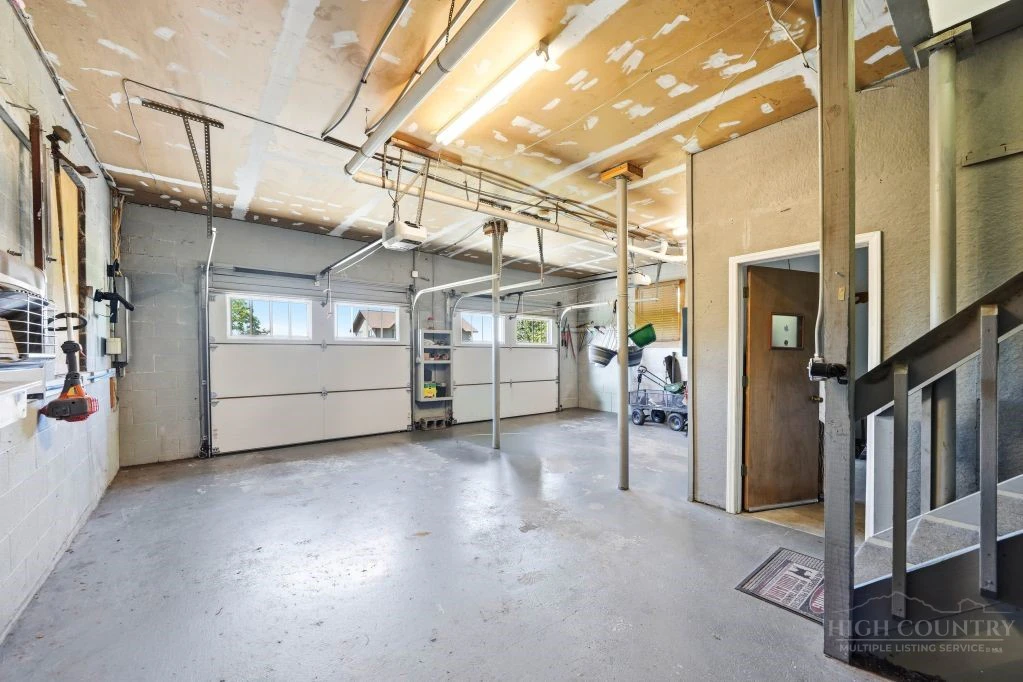 Image number 20 for the current listing
