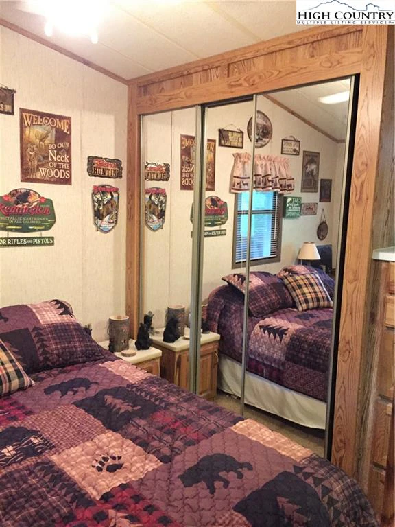 Image number 6 for the current listing