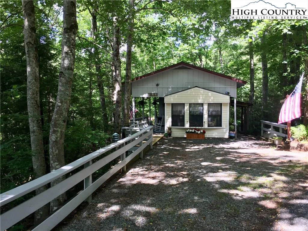 Image number 21 for the current listing