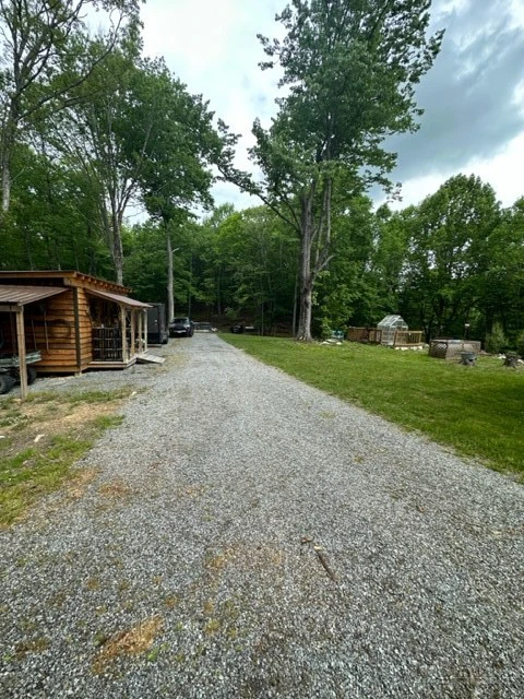 Image number 18 for the current listing
