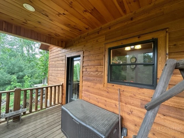 Image number 23 for the current listing
