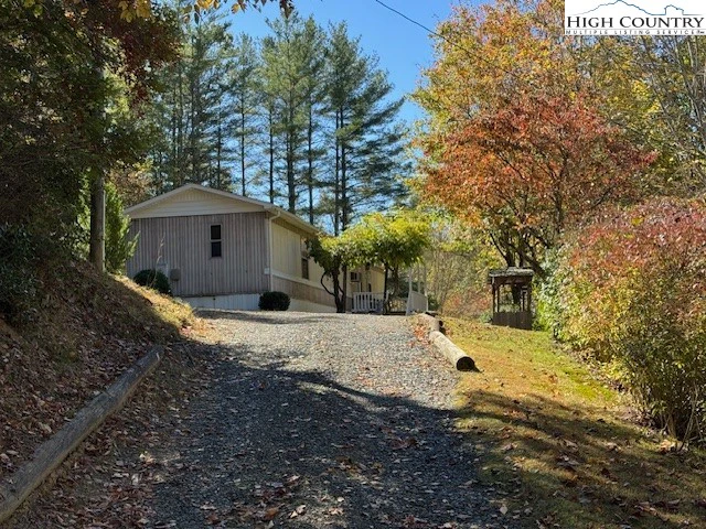 Image number 16 for the current listing