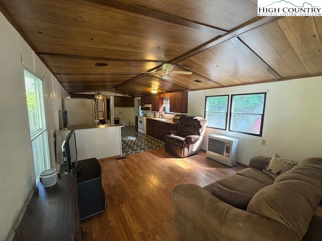 Image number 15 for the current listing