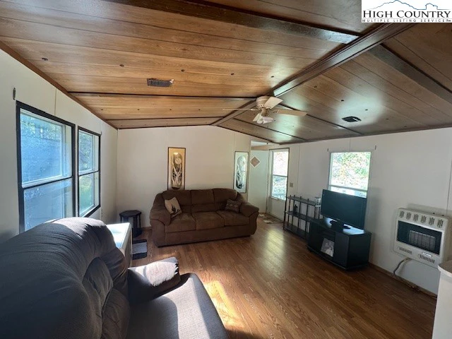 Image number 14 for the current listing