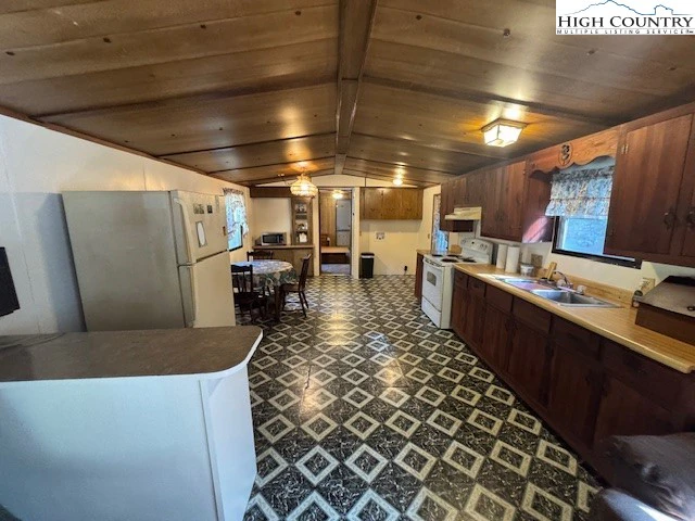Image number 2 for the current listing