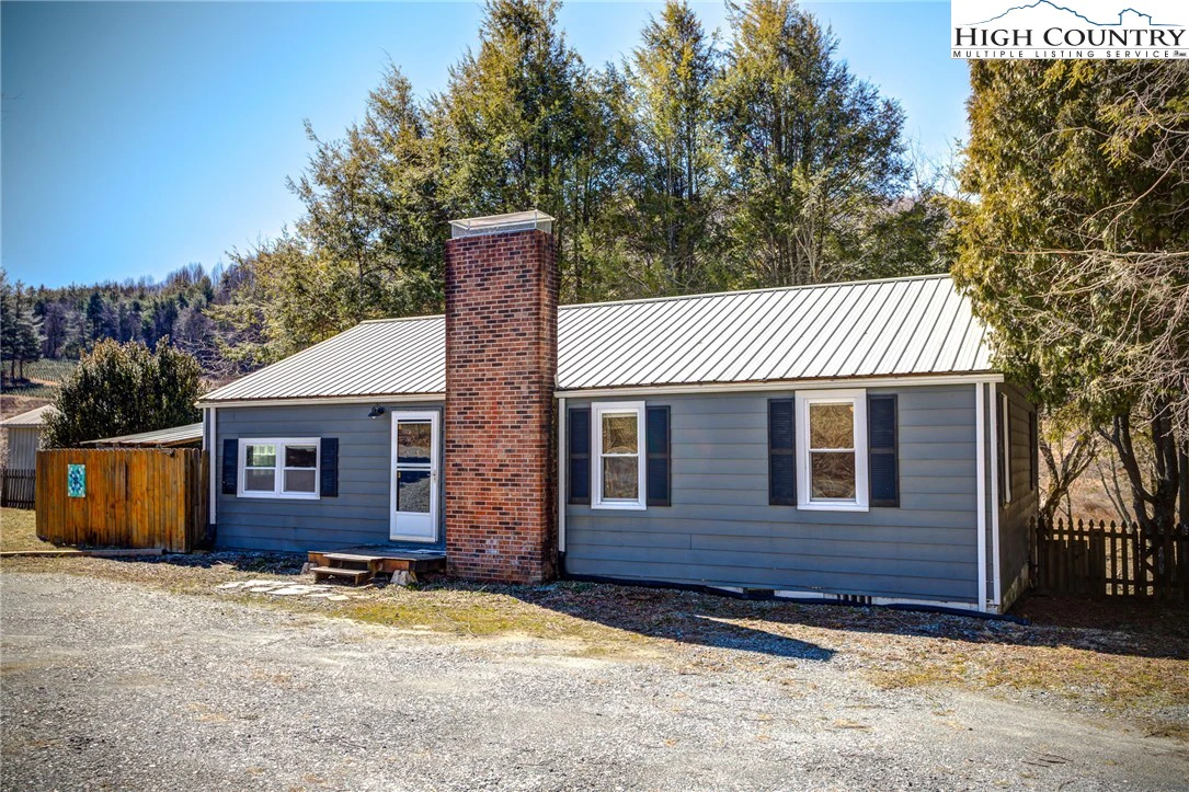 Image number 19 for the current listing