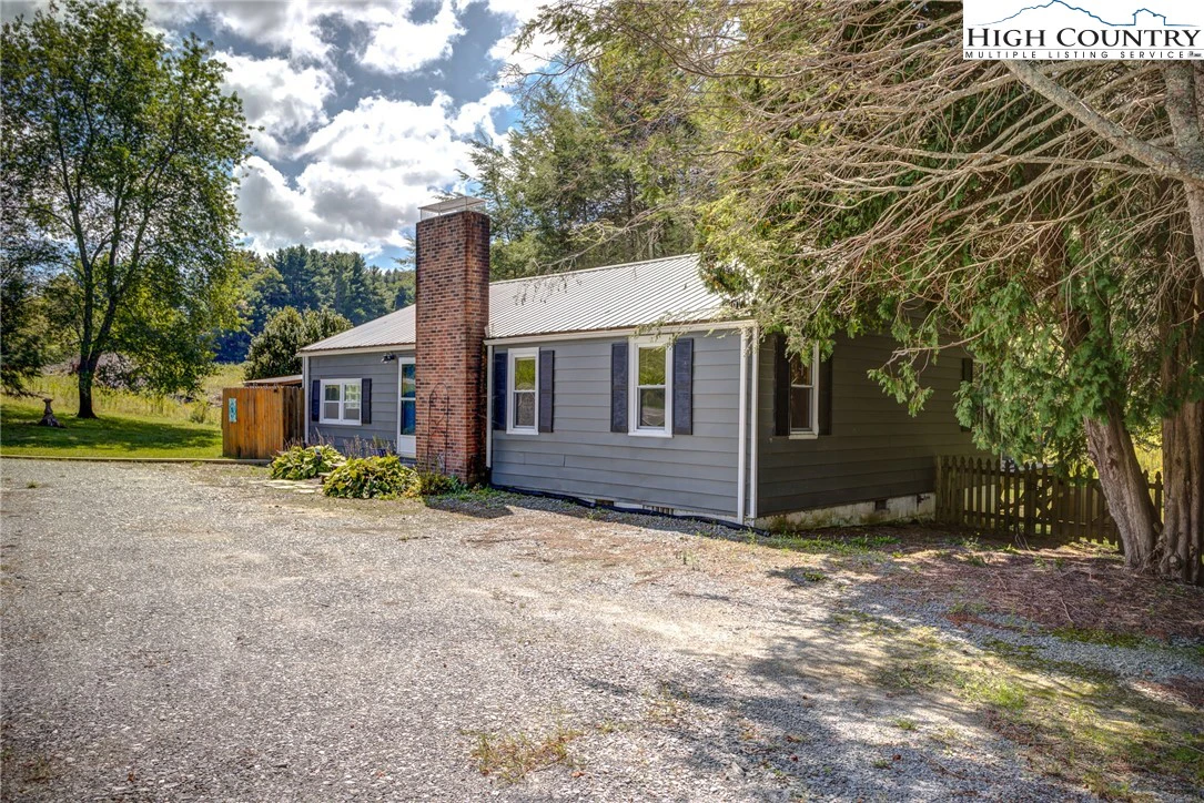 Image number 9 for the current listing