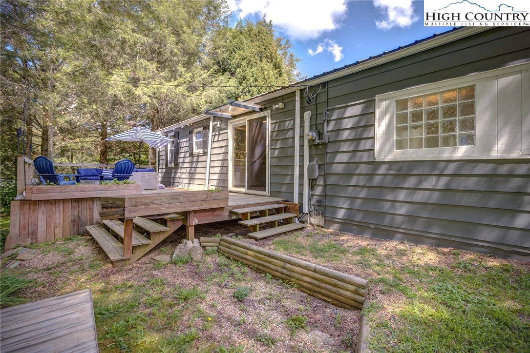Image number 14 for the current listing