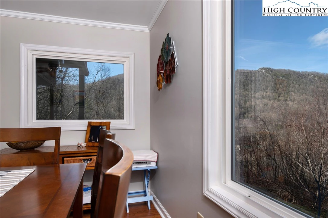 Image number 12 for the current listing