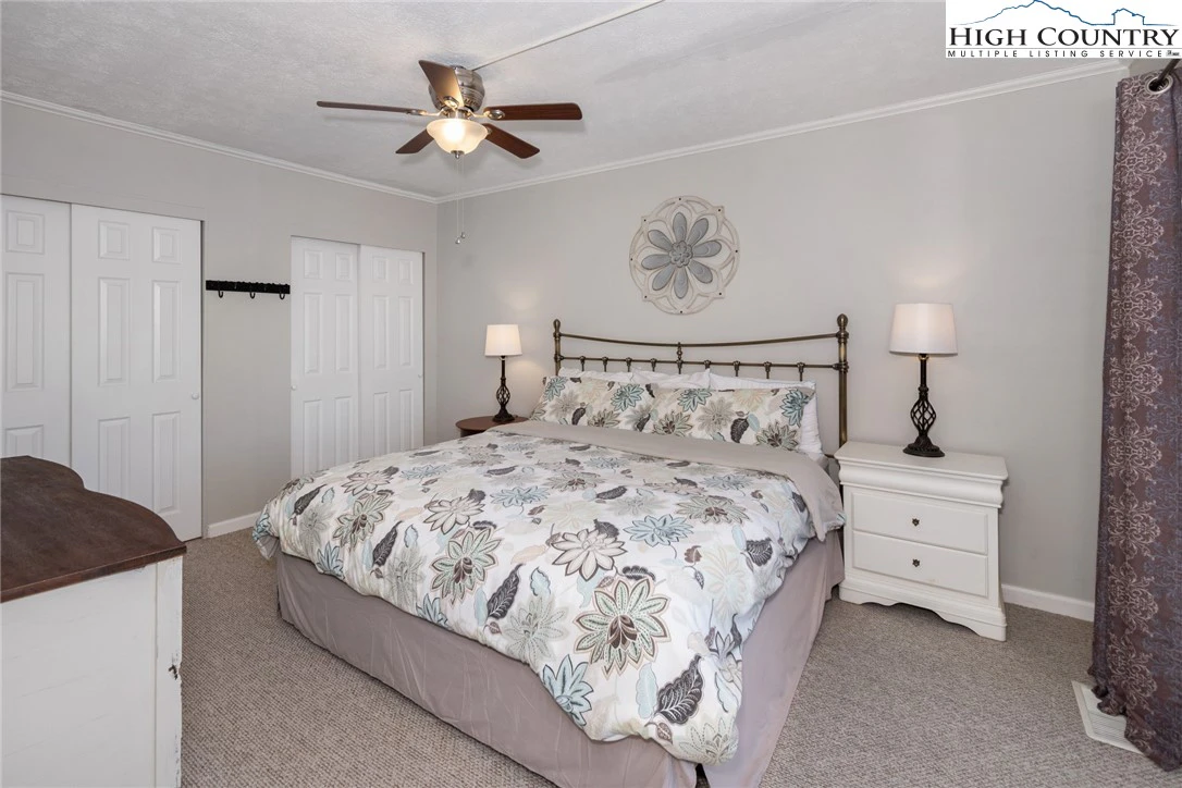 Image number 7 for the current listing