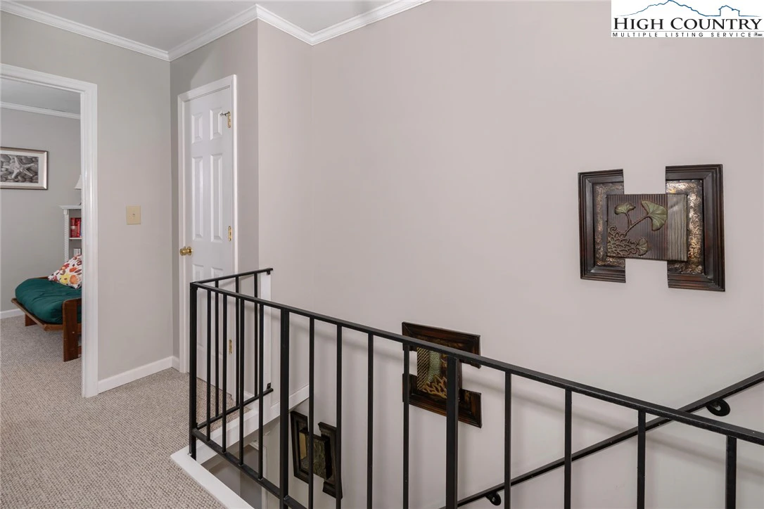 Image number 17 for the current listing