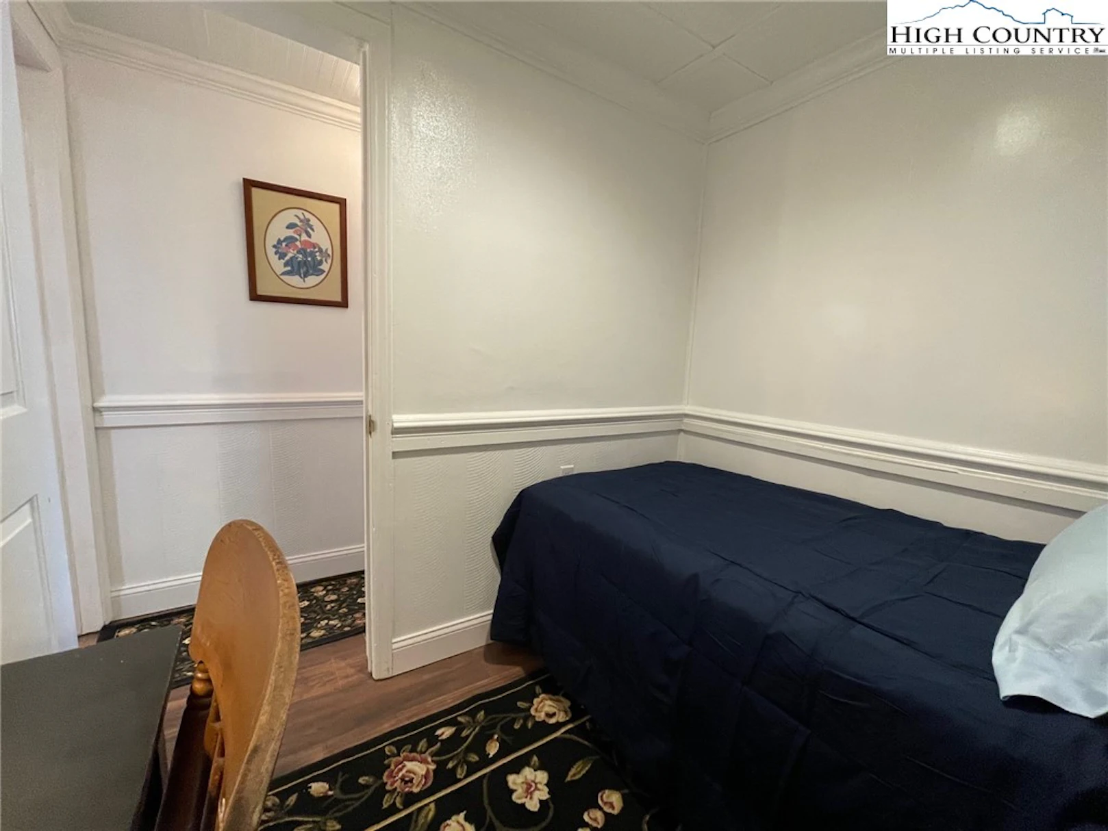 Image number 13 for the current listing