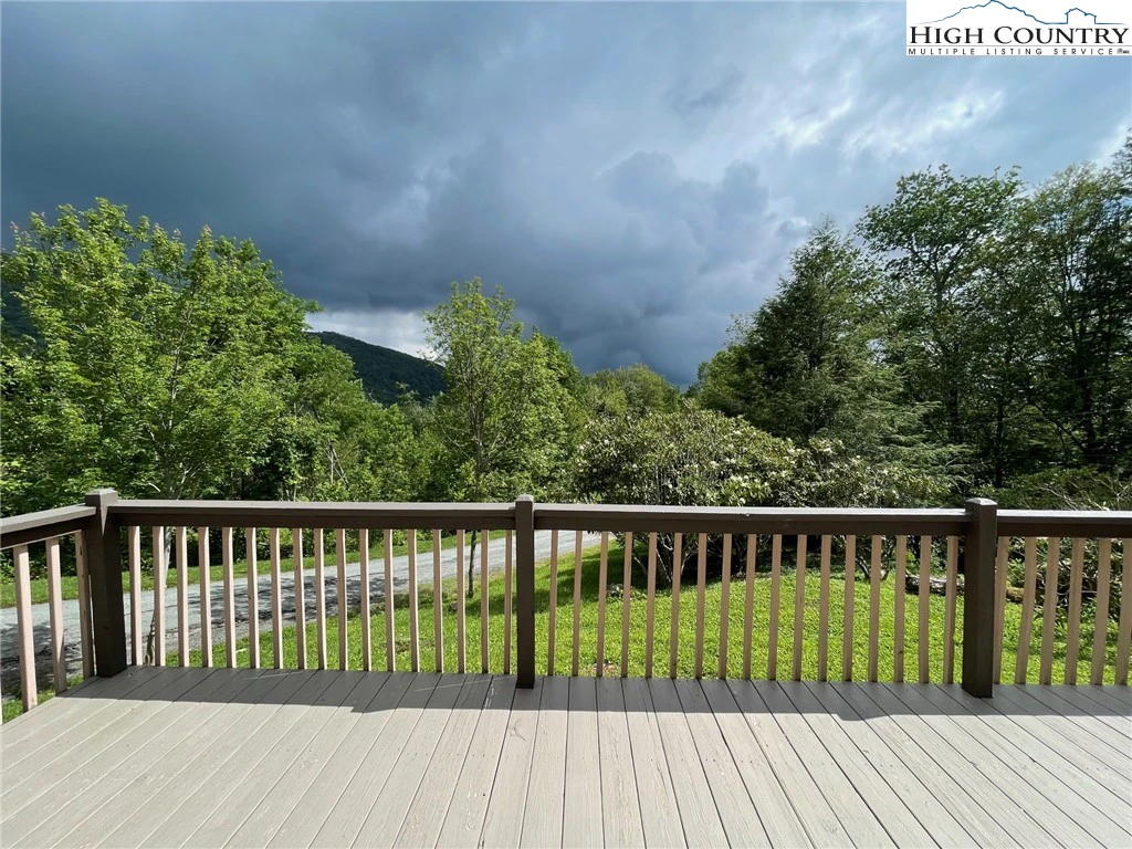 Image number 5 for the current listing