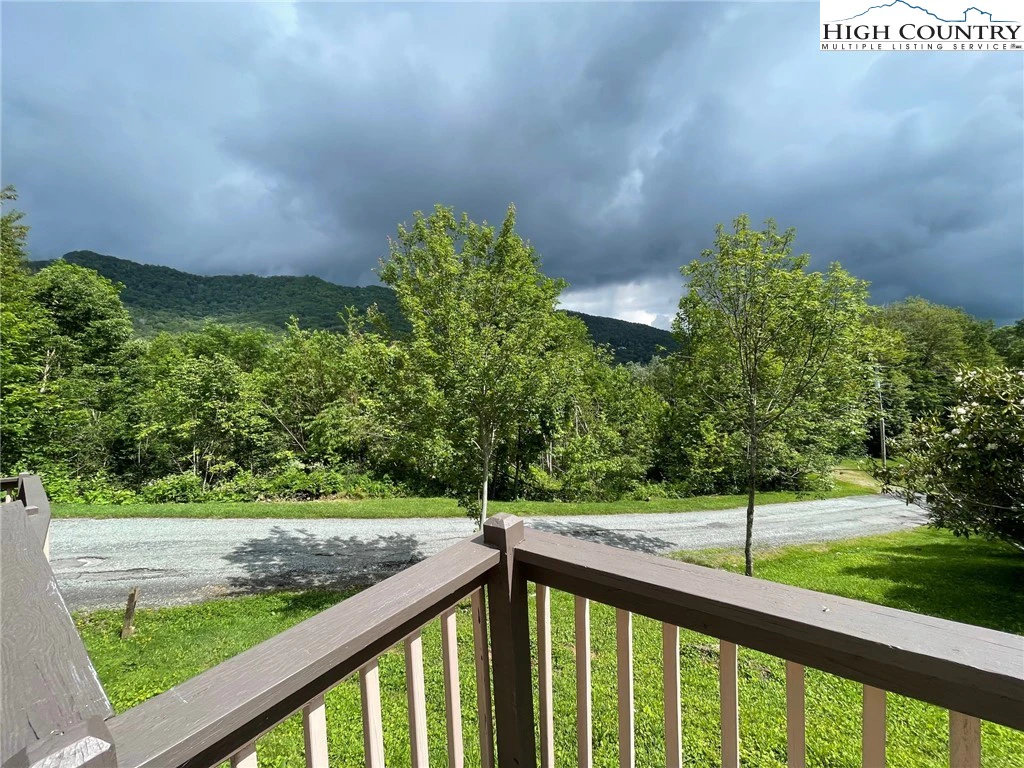Image number 18 for the current listing
