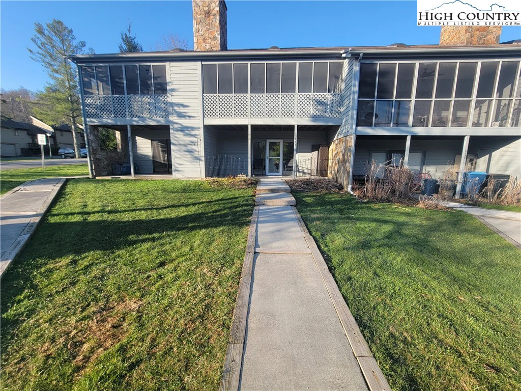 Image number 1 for the current listing