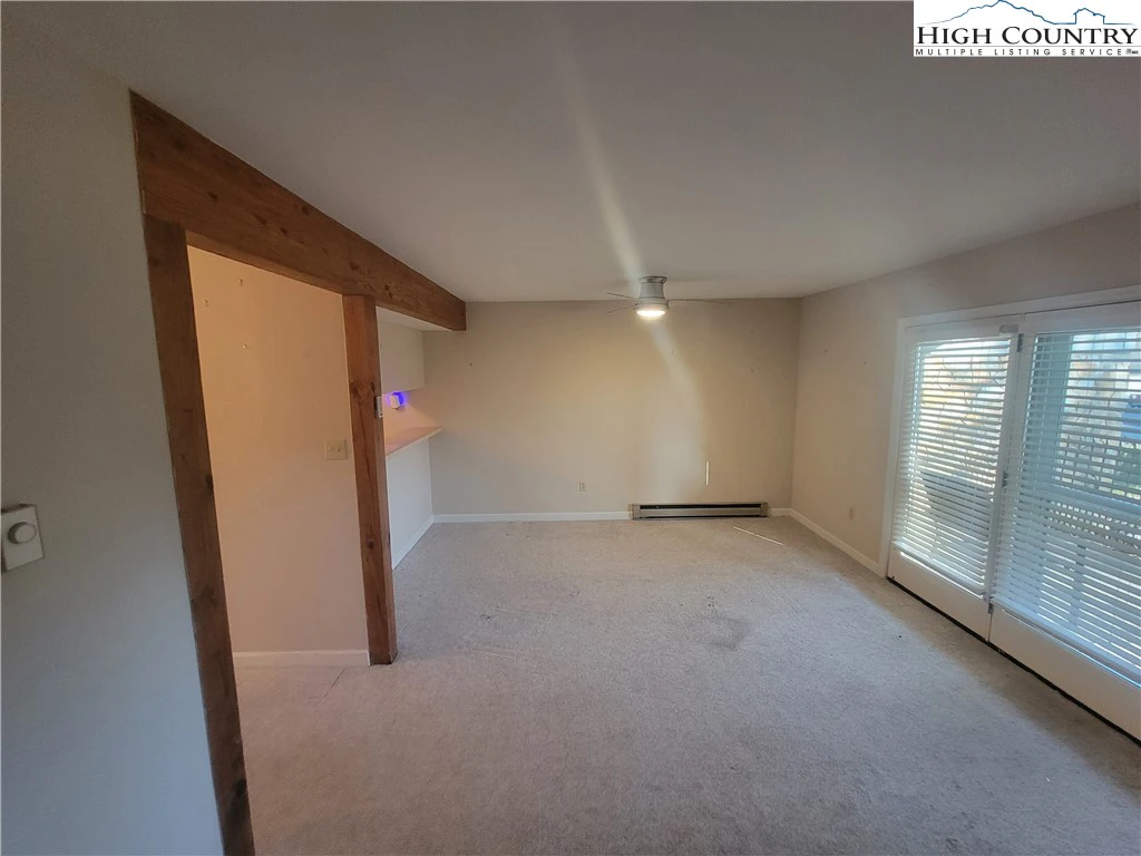Image number 5 for the current listing