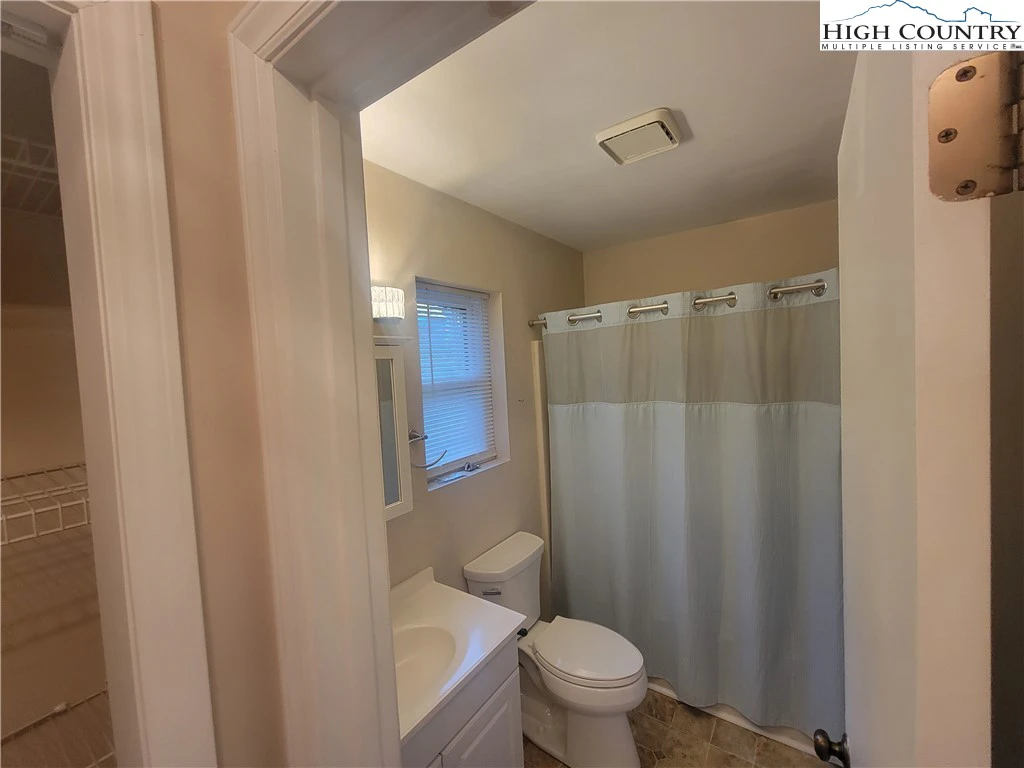 Image number 7 for the current listing