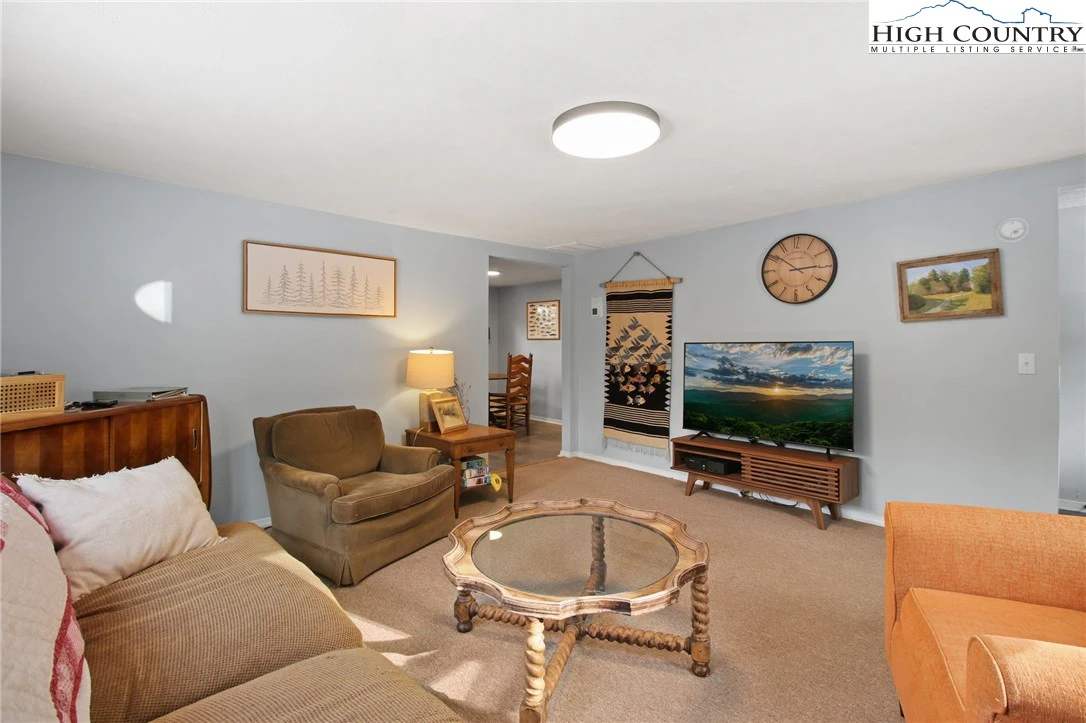 Image number 16 for the current listing