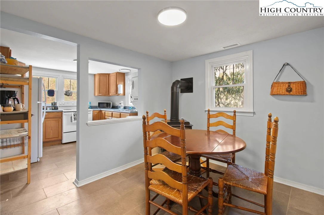 Image number 2 for the current listing