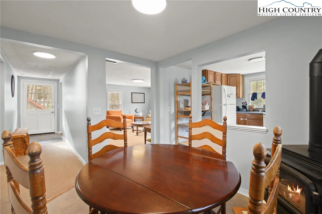 Image number 13 for the current listing