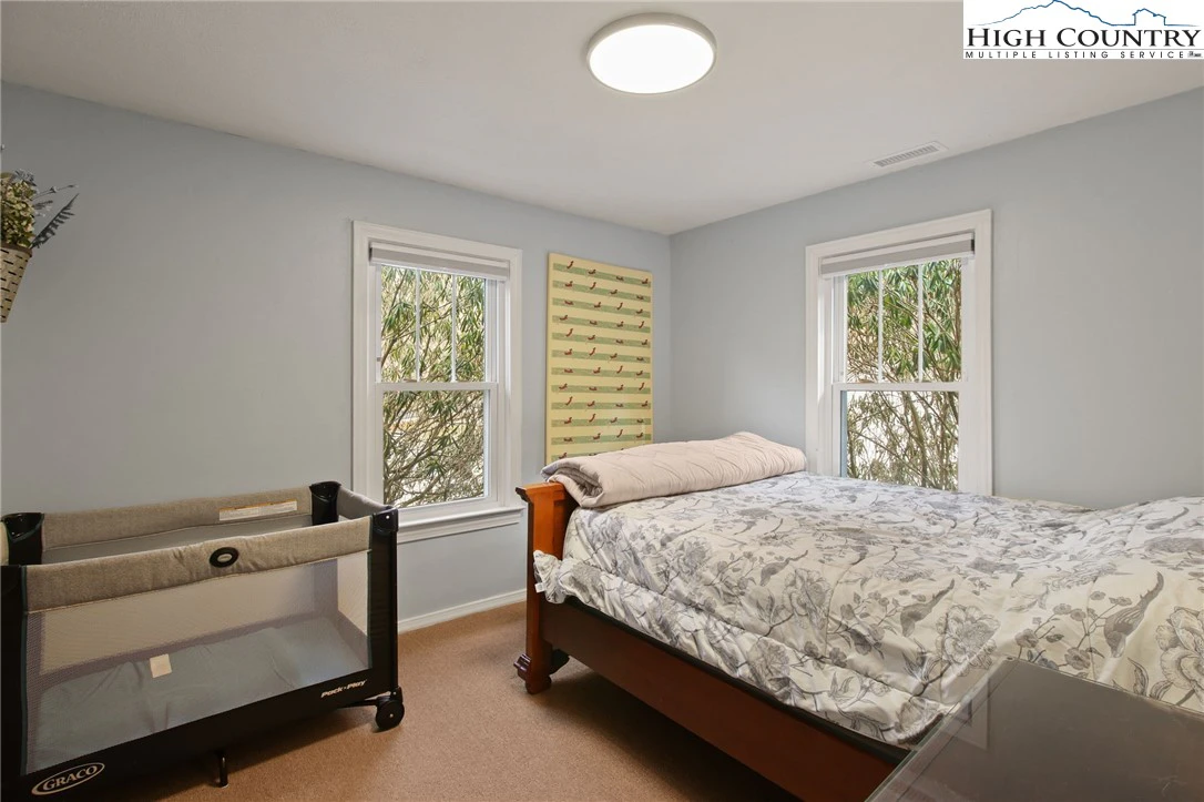 Image number 9 for the current listing