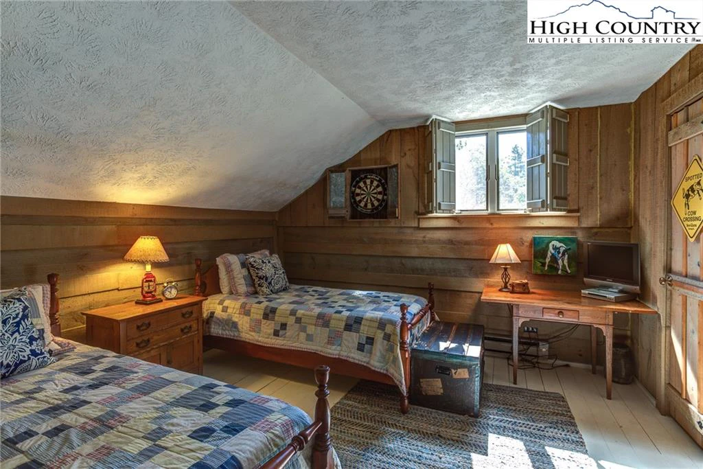 Image number 6 for the current listing