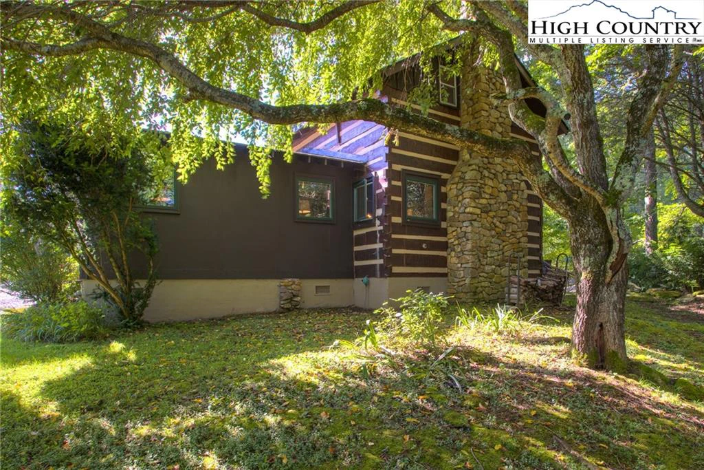 Image number 17 for the current listing