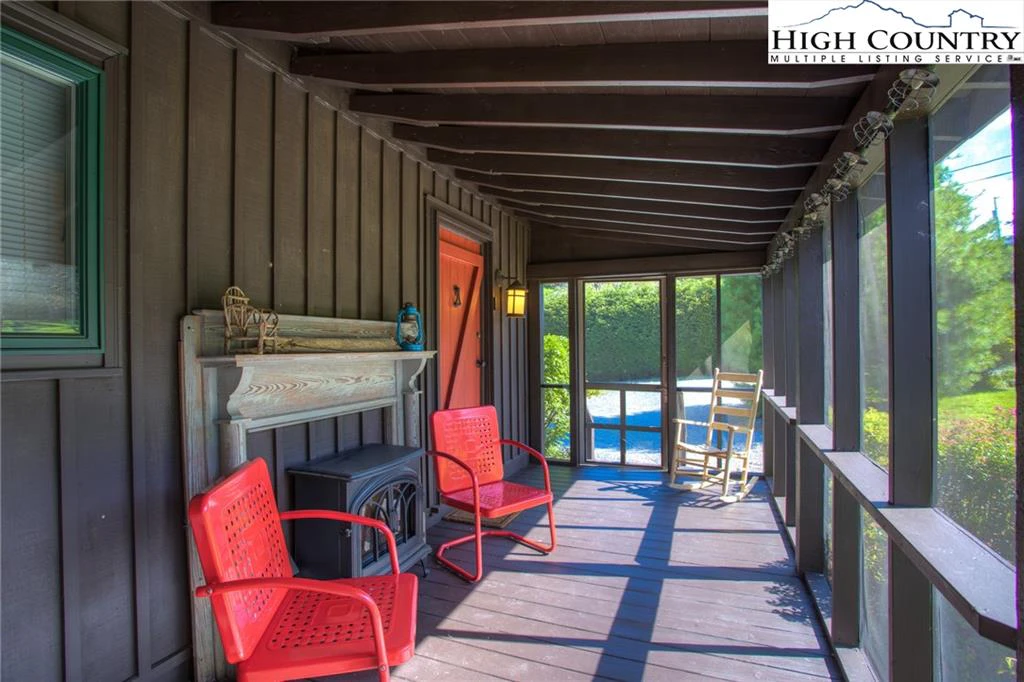 Image number 14 for the current listing