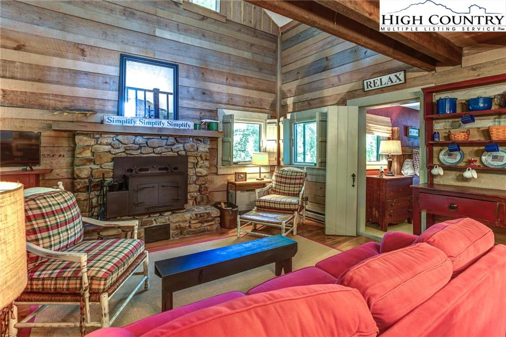 Image number 12 for the current listing