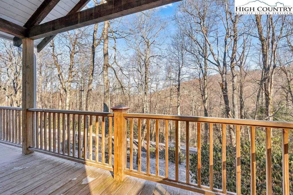 Image number 11 for the current listing