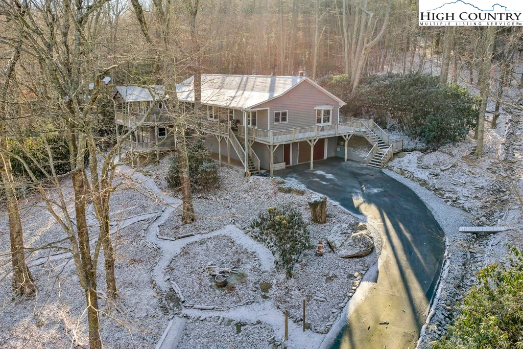 Image number 19 for the current listing
