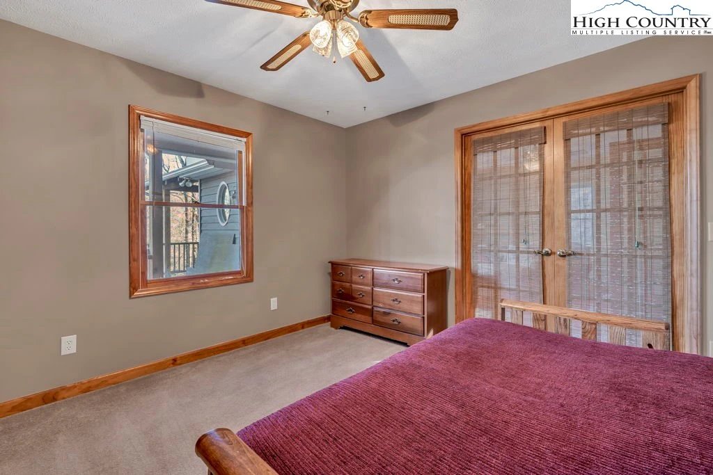 Image number 13 for the current listing