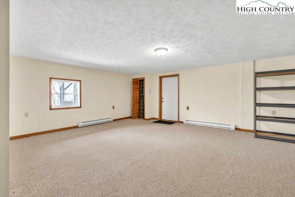 Image number 2 for the current listing
