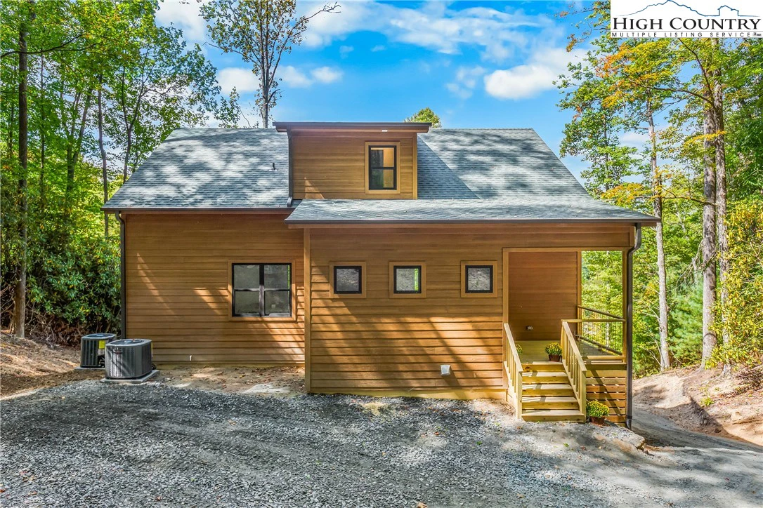 Image number 21 for the current listing