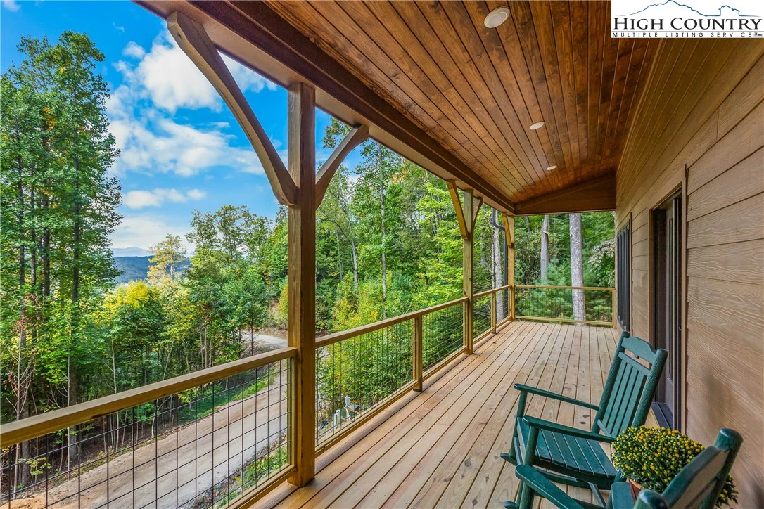 Image number 1 for the current listing